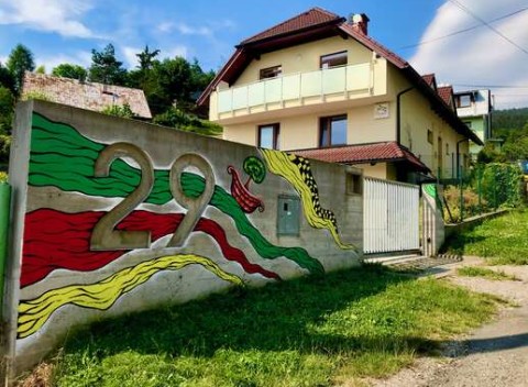 Útulný penzión Emília** pri lese v Ružomberku pre 2 osoby v apartmáne s balkónom.