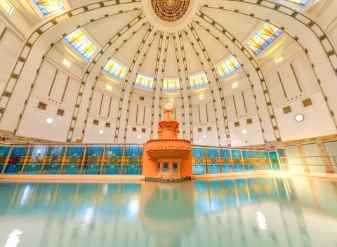 Piešťany len 300 m od kúpeľov: Hotel Pavla **** so vstupom na termálne kúpalisko či procedúrou.