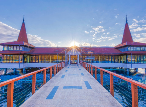 Maďarsko len 1 200 metrov od termálneho jazera Hévíz v rodinných Apartmánoch Kristály.