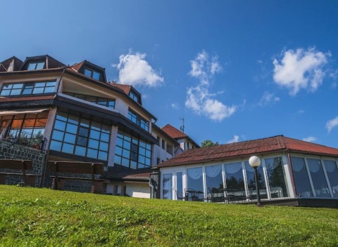 Rodinný víkend v hoteli Bellevue nad Bardejovom s raňajkami v cene.