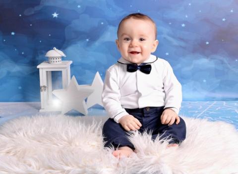 Rodinné vianočné fotografovanie v ateliéri. Nechajte profesionálnu fotografku zachytiť jedinečné chvíle strávené s tými najbližšími ľuďmi.