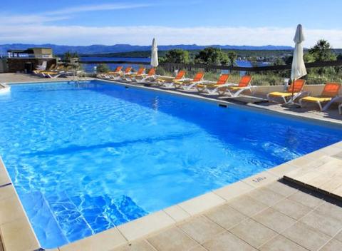 Nezabudnuteľná dovolenka na chorvátskom ostrove Krk v luxusnom 4* hoteli Blue Waves Resort s polpenziou a neobmedzeným wellness.