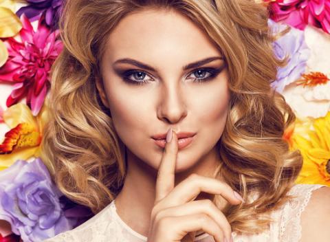 Neodkladajte starostlivosť o vašu korunu krásy a zverte vlasy do rúk profesionálov. Pánsky i dámsky strih s farbením a regeneráciou.