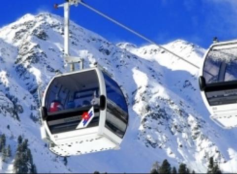 Wellness a lyžovačka Alpy. Jedinečné zážitky a desiatky kilometrov zjazdoviek a krásne ubytovanie s polpenziu. 