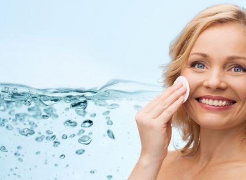 Zabudnite na starnutie a na vyschnutú pleť a doprajte si dávku vysoko koncentrovaného 95 % kyslíka v kombinácii s účinným sérom. 