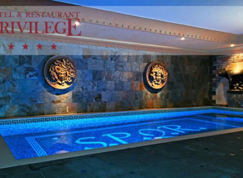 Užite si všetky rímske pôžitky na jednom mieste! Relax počas luxusného pobytu v najväčších rímskych kúpeľoch S.P.Q.R. v Košiciach.