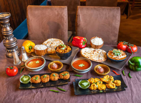 Exotické indické 4-chodové menu pre 2 osoby v reštaurácii Masala Darbar.