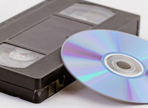 Digitalizácia videokaziet na DVD alebo skenovanie fotografií! Vaše spomienky nemusia už ďalej blednúť na povale.