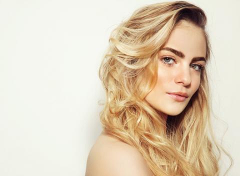 Čistenie pleti ultrazvukom - šetrná a účinná metóda. Prejsť si po tvári a nemať tam ani jednu nerovnosť je snom každej ženy. 