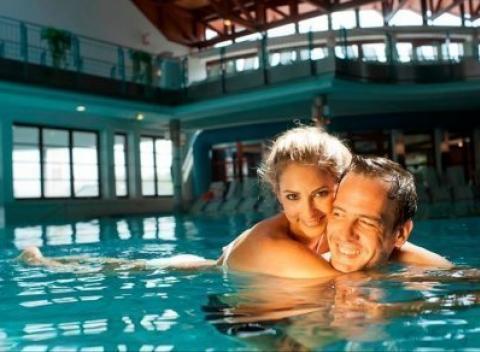 Vychutnajte si vo dvojici dovolenku v známych kúpeľoch Hegykő! Ubytovanie v penzióne Marben s polpenziou i wellness.