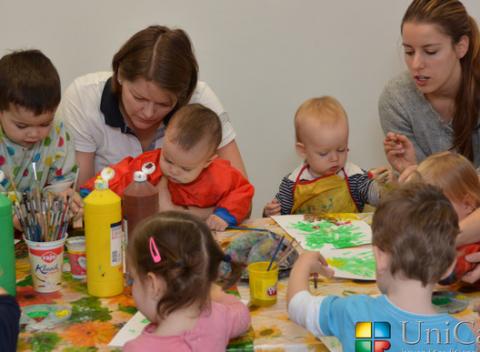 Už máte plán na piatok večer, ale nemôžete nájsť nikoho na opatrovanie vašich malých drobcov? Profesionálny babysitting v UniCare Centrum.