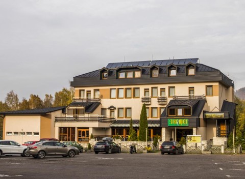 Doprajte si relax v prekrásnej prírode pod Sninským kameňom s ubytovaním v Hoteli Kamei.