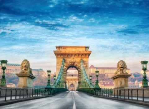 Zažite Budapešť na vlastnej koži s komfortom hotela Pólus***. V cene sú raňajky, alebo polpenzia a neobmedzený vstup do bazéna a fitness. 