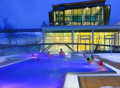 Užite si dovolenku v modernom penzióne Limbový Dvor s nádherným výhľadom na Vysoké Tatry. V cene strava, fľaša vína a zľava do aquaparku. 