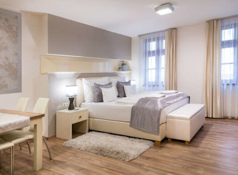 Relax v luxusných apartmánoch priamo v historickom centre mesta Győr a vstupom do termálnych kúpeľov.