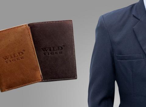 Poctivá kožená peňaženka Wild Tiger, do ktorej hravo schováte bankovky, mince i doklady patrí ku každému správnemu džentlmenovi. 