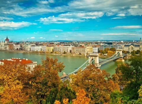 Spoznajte krásy a pamiatky metropoly Maďarska - Budapešti. Cenovo výhodné ubytovanie pre dvoch v hosteli Zen House neďaleko od centra mesta.