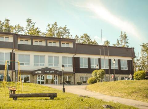 Dovolenka v hoteli Hrádok*** Jelšava s wellness a chutnou polpenziou.  Pobyt v pokojnom horskom prostredí uprostred gemerskej prírody. 