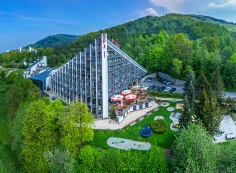 Vychutnajte si naplno pokoj a pohodu v hoteli ideálnom pre rodiny s deťmi, s množstvom aktivít, wellness a polpenziou v poľskej Ustrońi.