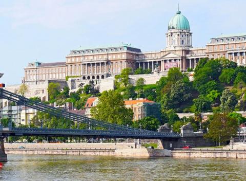 Spoznajte Budapešť s historickými zákutiami, pamiatkami a jedinečnou atmosférou! Ubytovanie v Bo18 Hoteli Superior.