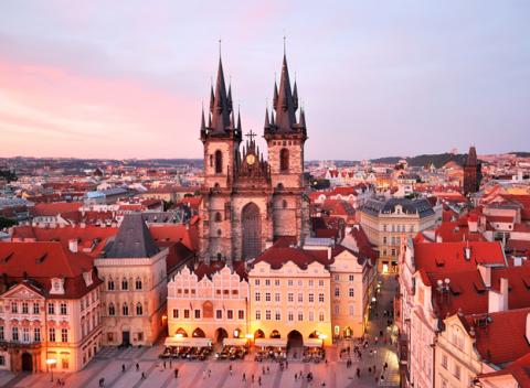 Užívajte si kúzlo romantickej Prahy plnými dúškami. Pobyt v Le Palais Art Hotel Prague***** s raňajkami a vstupom do luxusného SPA. 