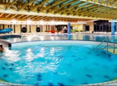 Doprajte si relax v prekrásnej prírode stredného Slovenska. Pobyt s raňajkami v horskom hoteli Tatran so vstupom do Holidayparku Kováčová!