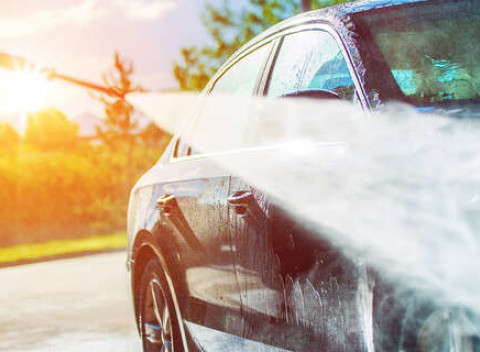 Ručné čistenie interiéru a exteriéru vozidla. Stačí si dohodnúť termín, čas a prísť!