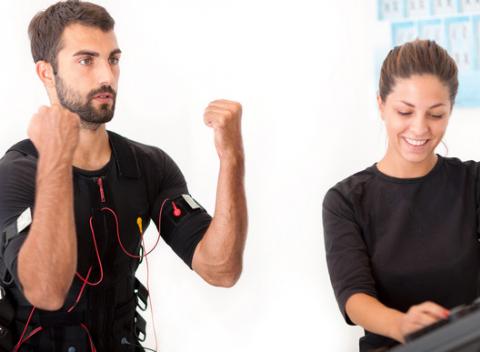 Len 20 minútové efektívne cvičenie pomocou EMS s certifikovaným trénerom - 1 alebo 10 vstupov. Prirodzené cvičenie podporovane el. impulzmi.