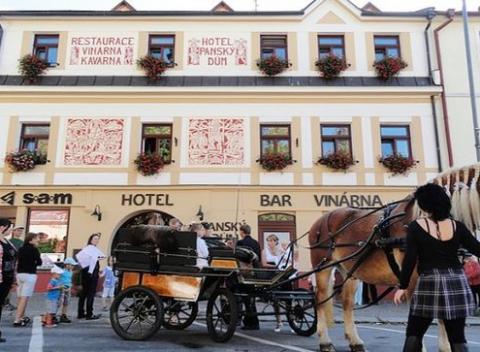 Vezmite deti a vyrazte na dovolenku do hotela, v ktorom sa budete cítiť ako páni. 3-6-dňový pobyt s raňajkami a zľavami na Vysočine.