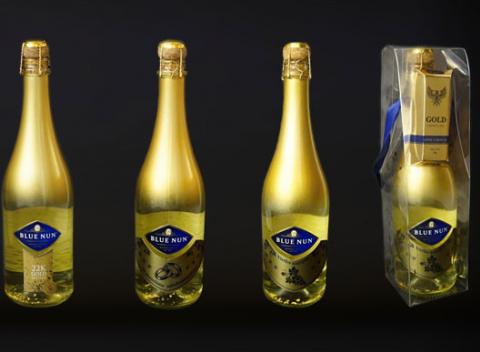 Šumivé vína pre špeciálne príležitosti. Prekvapte vašich najmilších personalizovaným darčekom k ich výnimočnému dňu. 