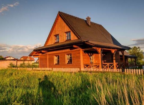 Pobyt v čarovných liptovských dreveniciach s plne zariadenou kuchynkou pre 6 osôb.
