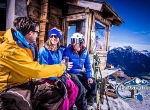 Užite si skvelú rodinnú dovolenku s voľným využívaním sauny a polpenziou v hoteli Evianquelle*** v údolí Gastein v rakúskych Alpách.