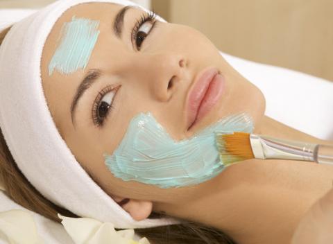 Hĺbkové čistenie pleti alebo diamantová mikrodermabrázia s maskou v salóne Timea. Navráťte vašej pleti žiarivosť a hebkosť. 