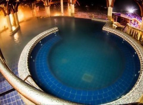 Zažite nezabudnuteľnú dovolenku s raňajkami v apartmánoch Kék Laguna kúsok od unikátnych kúpeľov Egerszalók a Demjén v Maďarsku.