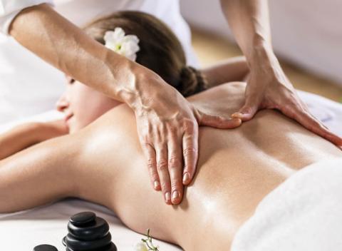 Zabudnite na všedné problémy a doprajte si skvelý relax. Zdravotná masáž chrbta, manuálna lymfodrenáž či kráľovská celotelová procedúra.