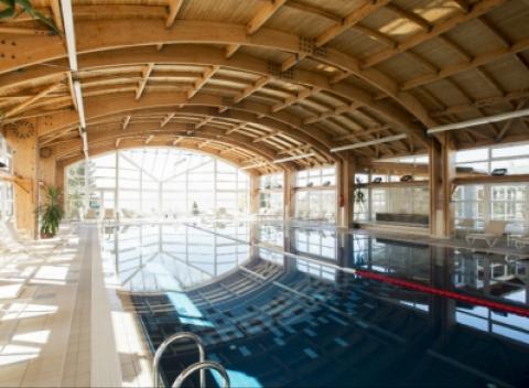 Rodinný wellness pobyt až s dvoma deťmi zdarma a polpenziou v luxusnom hoteli Marina-Port**** na pobreží jazera Balaton v Maďarsku. 