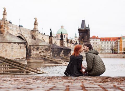 Vyberte sa do rozžiarenej a voňavej predvianočnej Prahy a ubytujte sa vo WELLNESS HOTEL STEP**** s raňajkami a vstupom do vodného sveta. 
