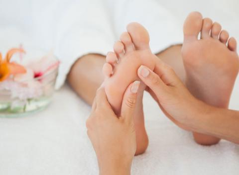 Načerpajte novú energiu na masáži. Nenechajte sa riadiť stresom a spomaľte, čo i len na chvíľu. Odbúrajte nahromadené napätie. 