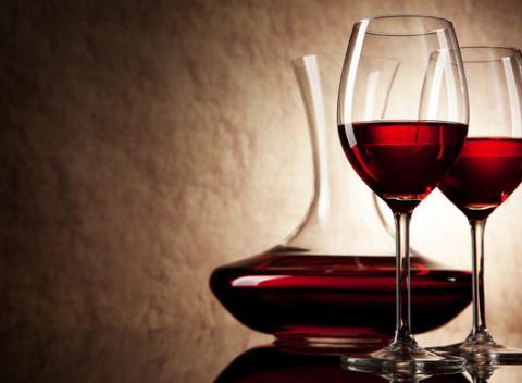 Darček z Porta - červené víno Porto Areais Tawny 0,75 l. Červené víno pochádzajúce z najlepších vinohradov údolia Douro v Portugalsku. 