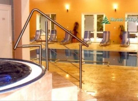 Oddýchnite si od každodenného zhonu uprostred malebnej prírody Južnej Moravy. V hoteli Filipov*** vás čaká neobmedzený wellness a polpenzia.