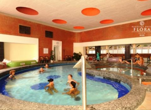 Wellness a neobmedzený vstup do termálnych kúpeľov Eger, na to všetko sa môžete tešiť pri pobyte v exkluzívnom hoteli Flóra Hunguest ***.