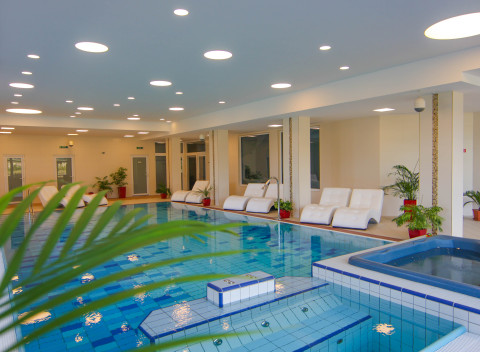 Jeseň v Hoteli Končistá **** s parádnym wellness a bazénom s výhľadom na hory + chutná polpenzia.