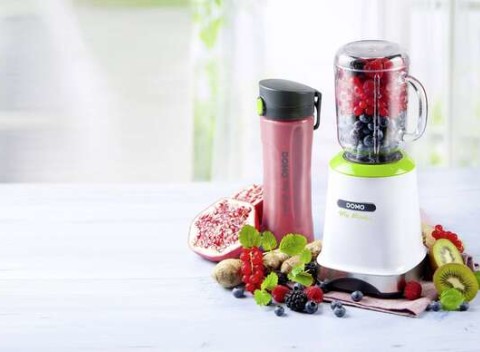 Smoothie mixér DOMO DO713BL s džbánom + 2 fľaše zdarma.