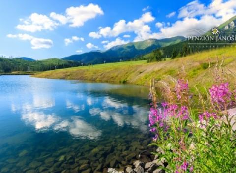 Obklopte sa romantickou prírodou Belianskych Tatier a užite si skvelú letnú dovolenku s ubytovaním v penzióne Jánošík s polpenziou. 