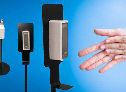 Hygienický bezdotykový dávkovač dezinfekcie a stojany s dávkovačom.