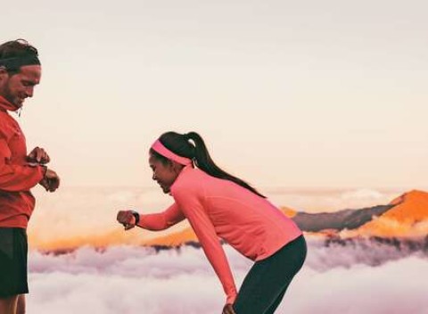 Inteligentné fitness hodinky s funkciou merania tepu - dodržujte zdravý životný štýl.