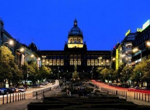 Ako to vyzerá, keď sa snúbi luxus s pohodlím spoznáte práve v 5* Boutique Hoteli Jalta v centre Prahy. Tešte sa na skvelé raňajky a múzeum.