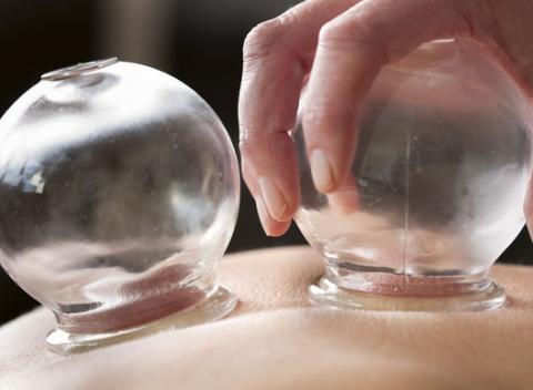 Klasická masáž, reflexná masáž alebo bankovanie. Zverte svoje telo do rúk odborníka a doprajte si príjemný oddych a uvoľnenie.