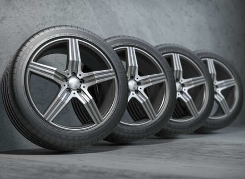 Kompletné prezutie pneumatík s dlhou otváracou dobou.