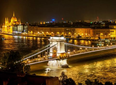 Prežite nezabudnuteľné chvíle v očarujúcej Budapešt.  Pobyt pre dvoch s raňajkami v komfortnom Soho Boutique Hoteli**** v centre mesta. 